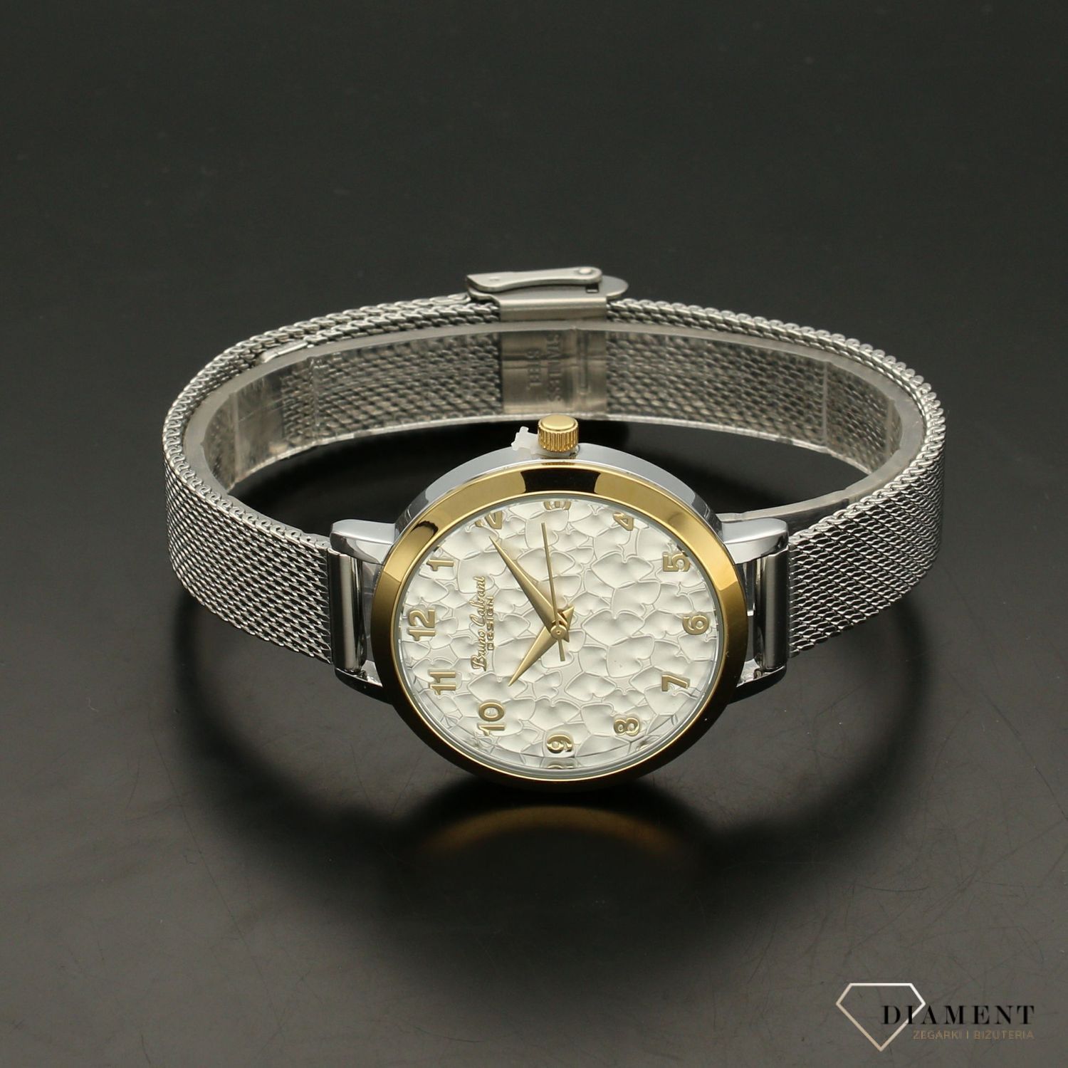 Zegarek damski BRUNO CALVANI BC2532 ozdobna tarcza. Zegarek damski zachowany w klasycznej kolorystyce. Zegarek damski o ciekawej formie z wyraźnymi złotymi cyframi arabskimi (2).jpg